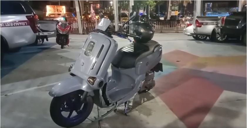 Pattaya motorbike gang traps delivery driver in midnight road rage (video) | News by Thaiger