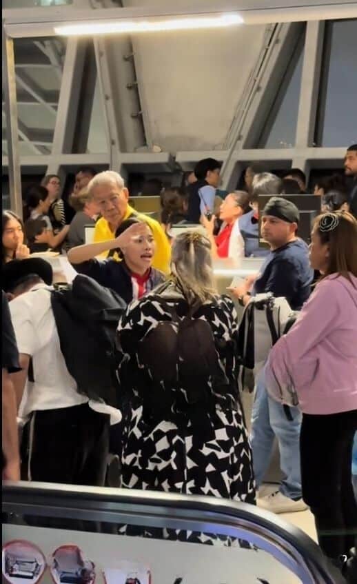 Qantas passengers forced to surrender passports in Bangkok (video) | News by Thaiger