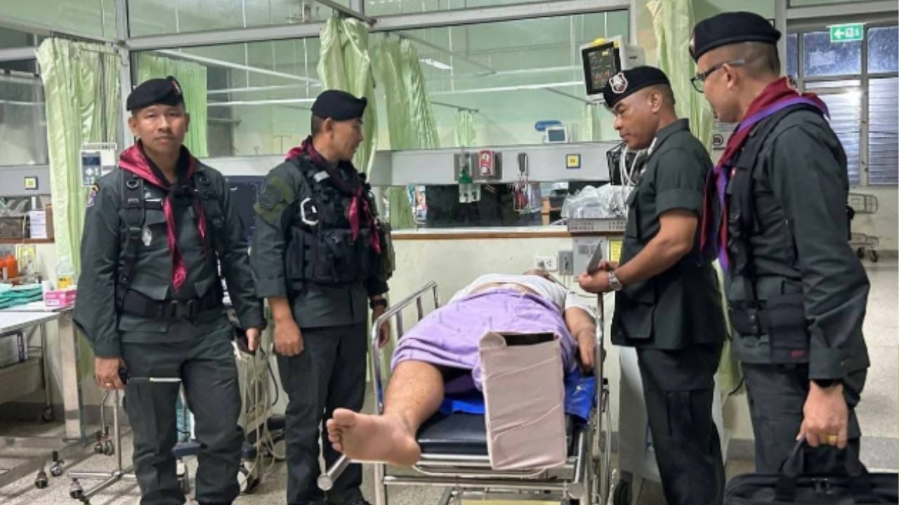 Thai policemen injured by Cambodian mortar fire in Sisaket | Thaiger