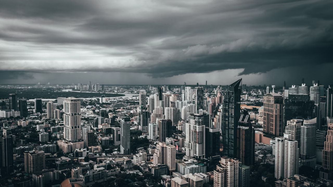 Heavy rainfall warning for 32 Thai provinces, flash floods possible | Thaiger