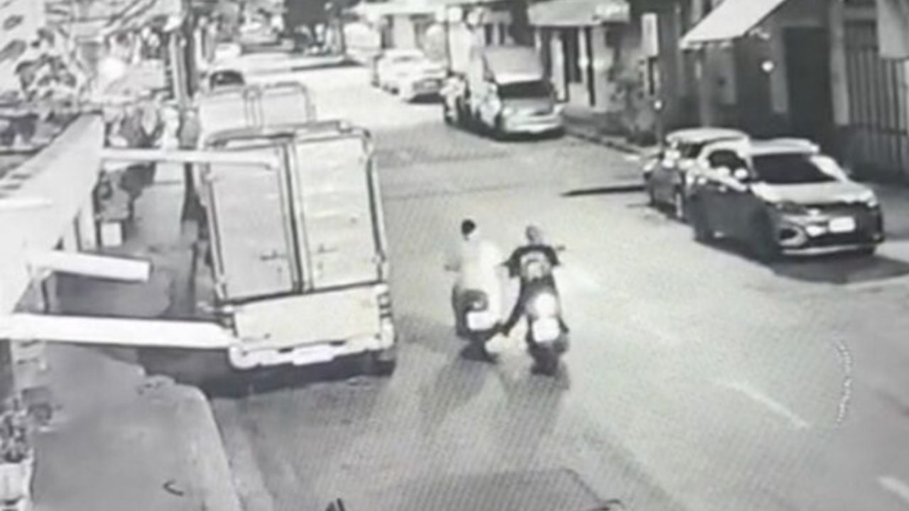 Bangkok couple arrested for motorcycle theft caught on CCTV | Thaiger