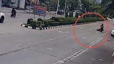 Monk dies in Bangkok motorcycle taxi accident | Thaiger