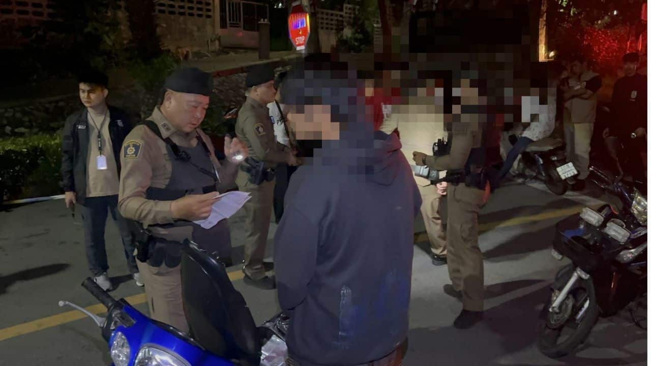 Полиция Паттайи провела рейд на шумных подростков, конфисковала модифицированные мотоциклы