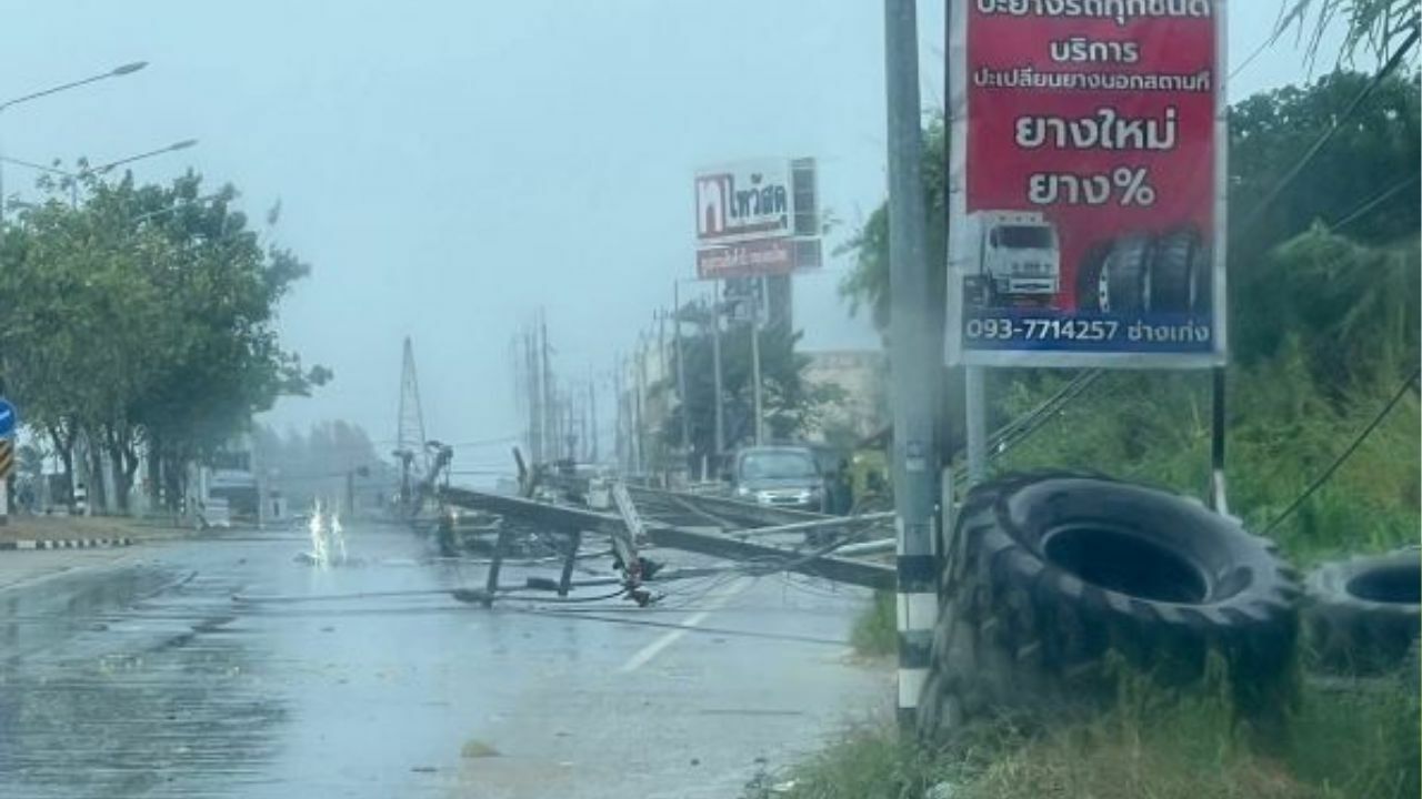 Severe storm in Nakhon Si Thammarat causes city-wide blackout