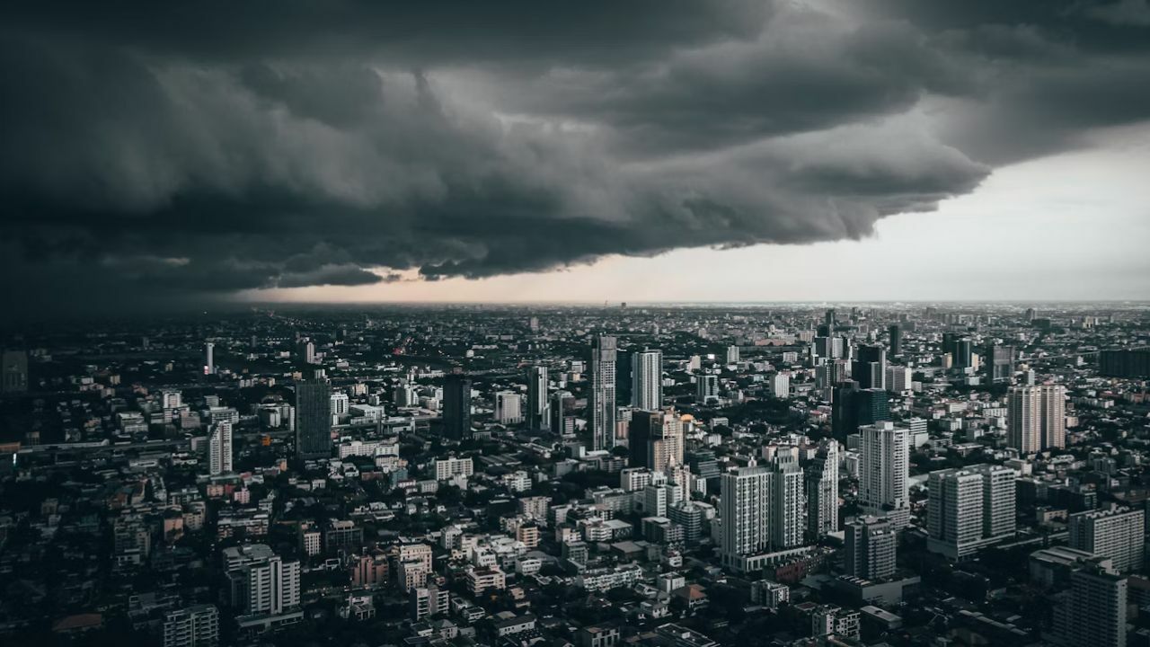 Heavy rainfall warning issued for 32 Thai provinces