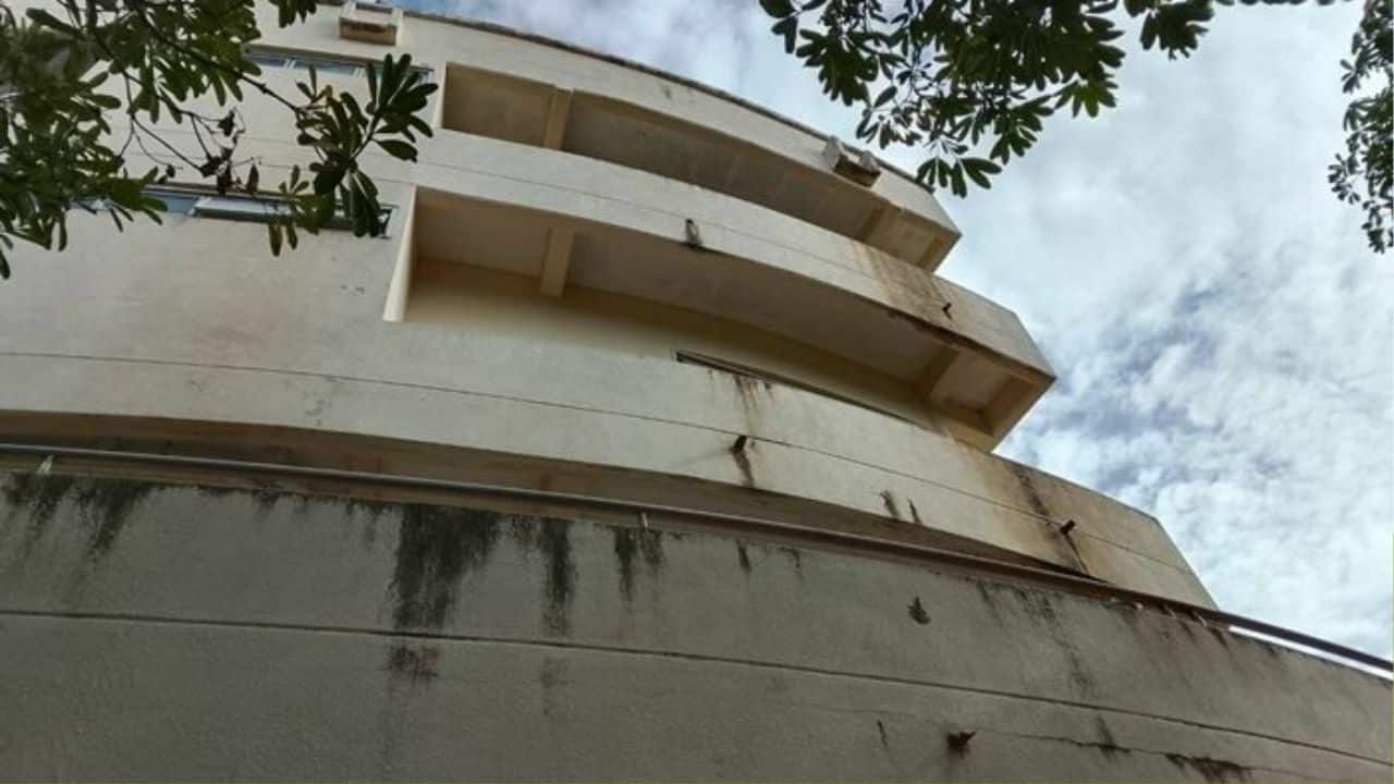 Student survives fifth-floor fall at Nakhon Ratchasima university