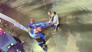 Two men injured as motorbike crashes into Thailand canal