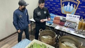 Bangkok shop raid uncovers kratom juice and dangerous drugs