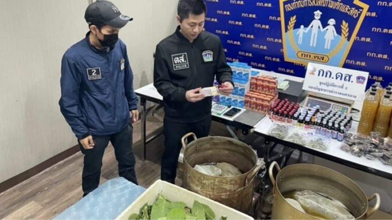 Bangkok shop raid uncovers kratom juice and dangerous drugs