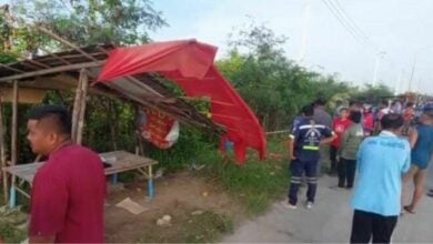 Truck crash in Lop Buri kills woman at fruit stall