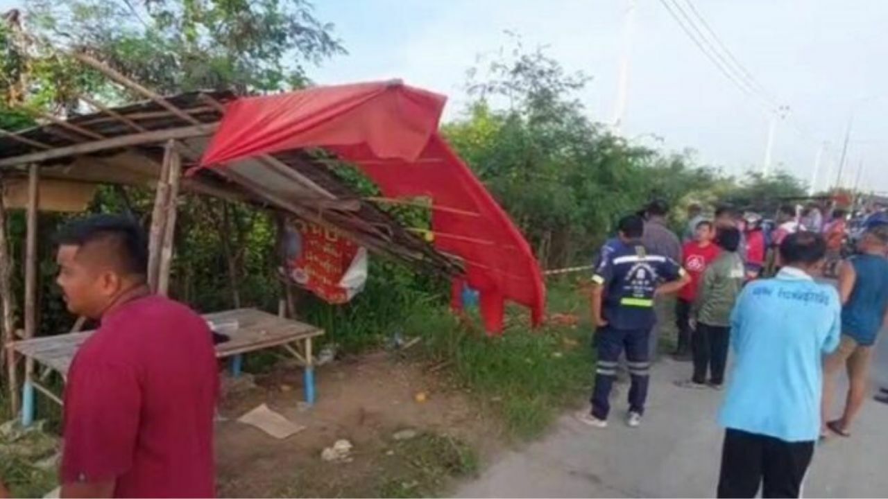 Truck crash in Lop Buri kills woman at fruit stall