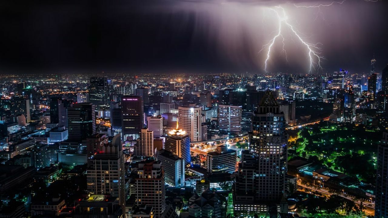Heavy rainfall warning for 40 Thai provinces, flash floods likely