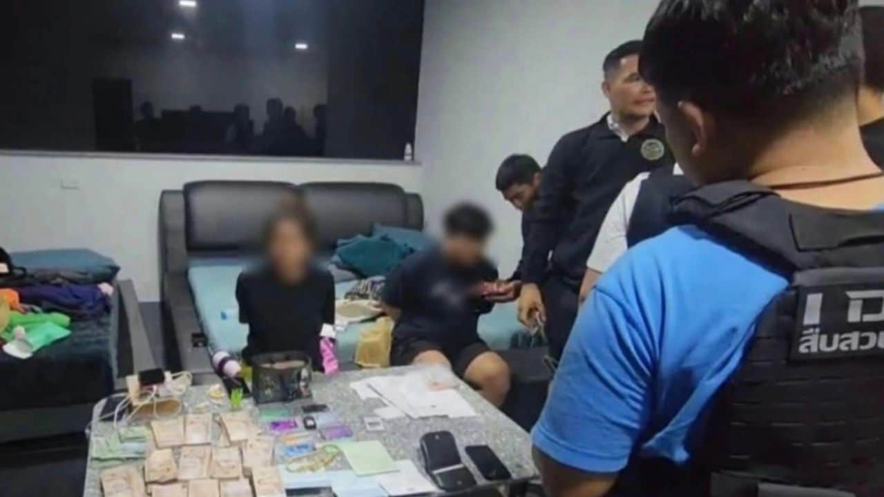 Two suspects arrested in 3.4 million baht robbery at Bangkok mall | News by Thaiger