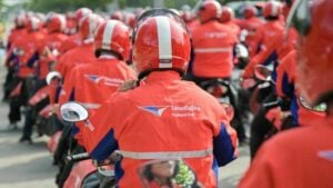 Thailand Post senior employees get first salary rise in 18 years