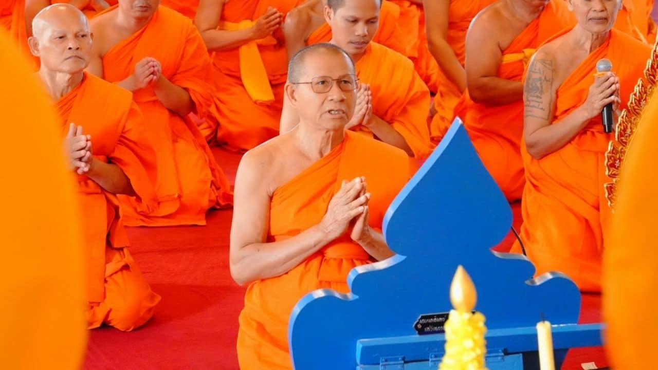 Thai abbot lost 23 million baht cash and gold in theft