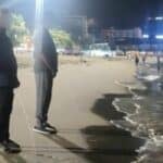 Foreign tourists slammed for urinating on Pattaya Beach | Thaiger