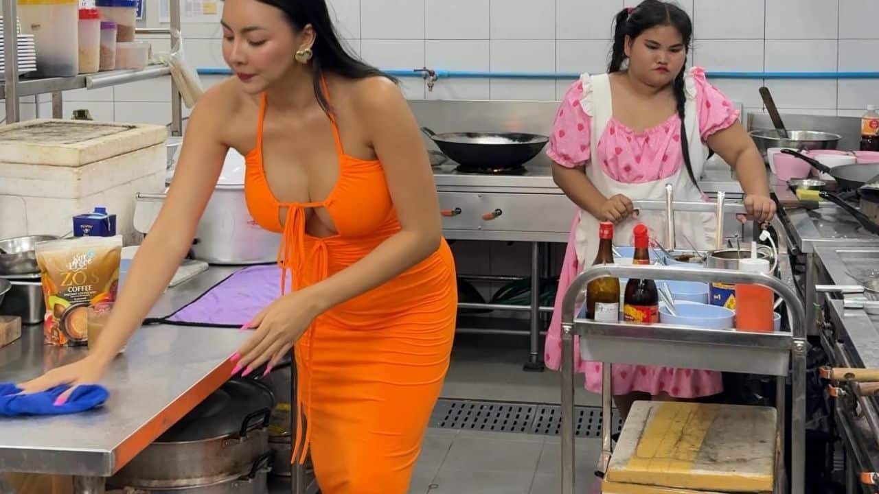 Sexy Pattaya vendor criticised