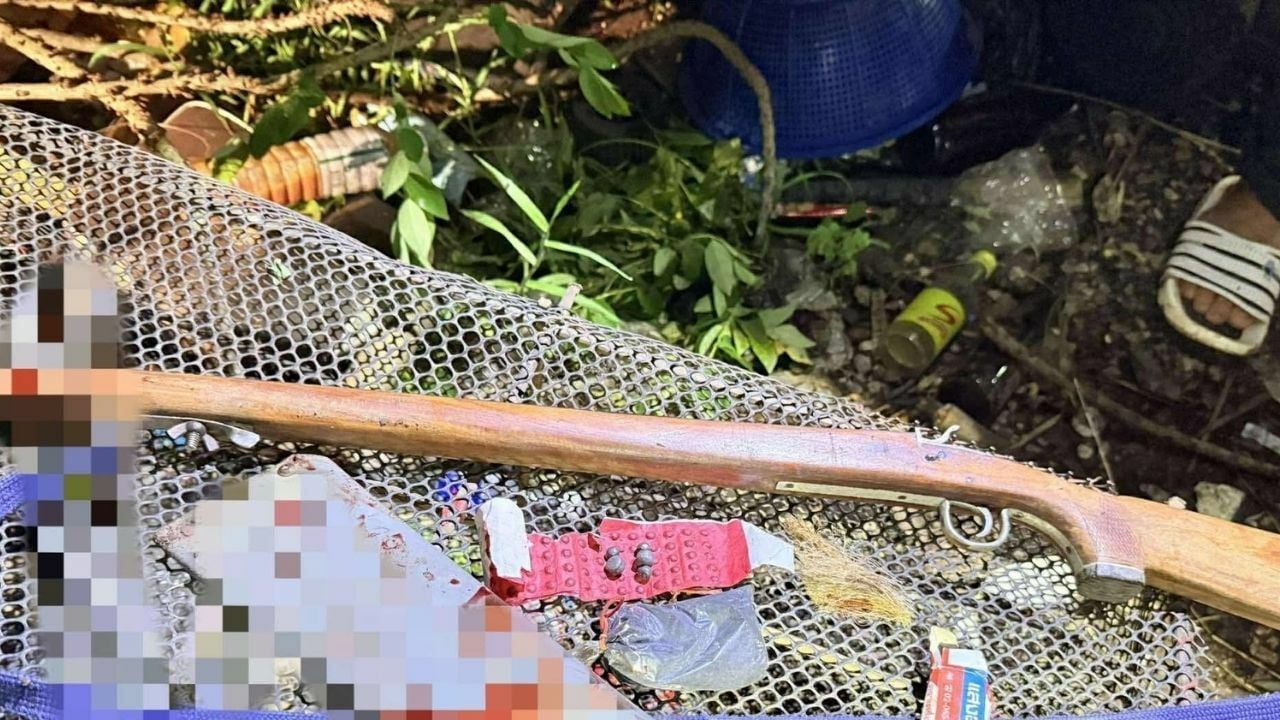 Thai man killed in crossfire