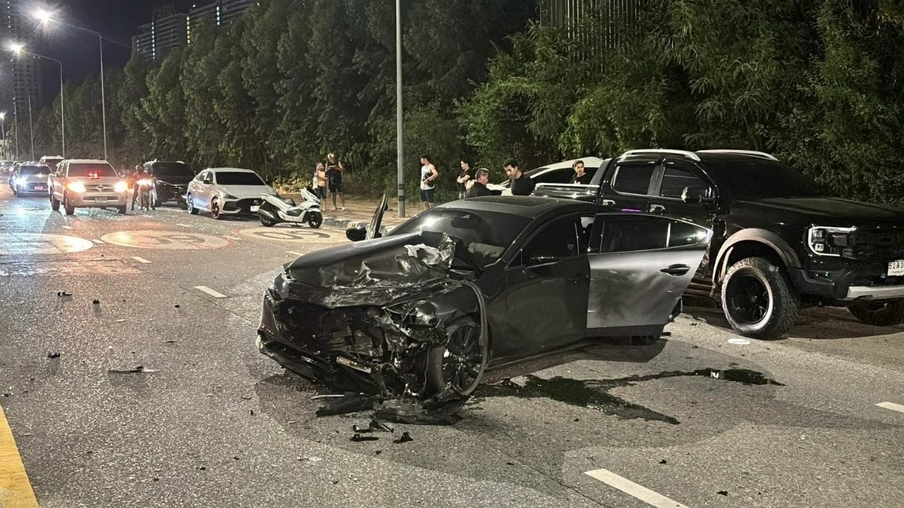 Eight cars damaged in accident on Pattaya road