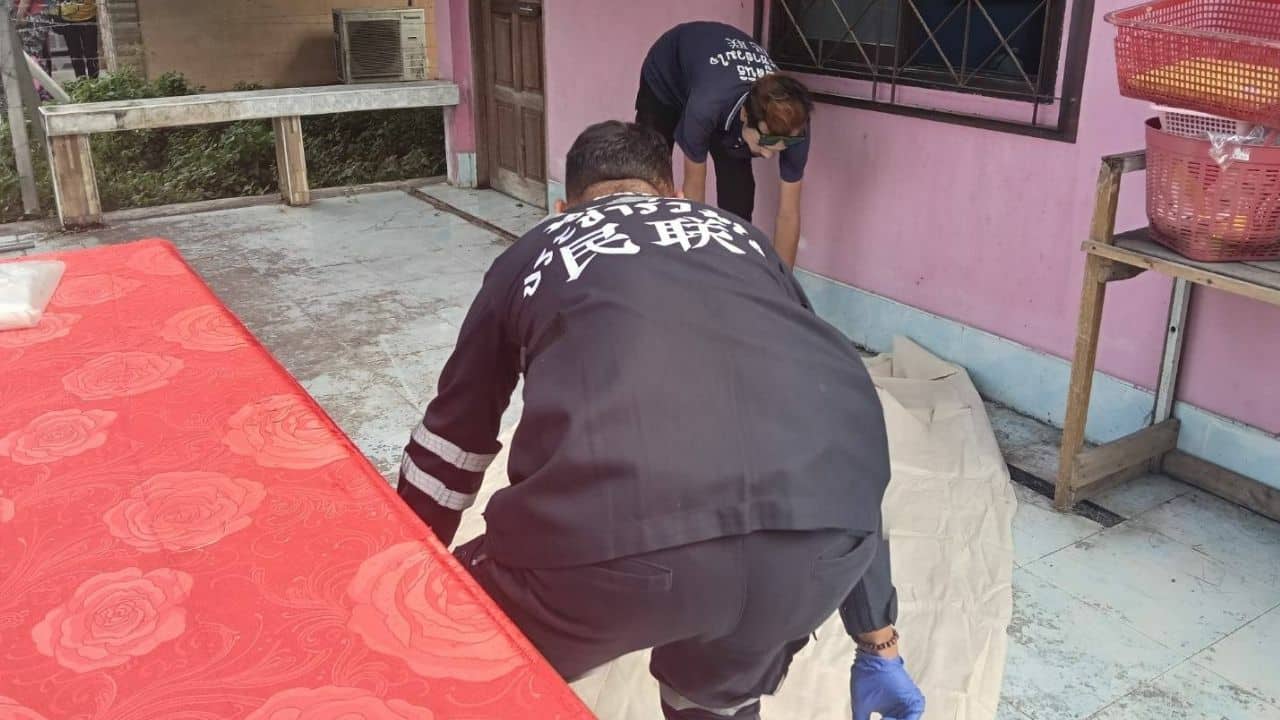 Former drug dealer shot dead at Nakhon Si Thammarat fruit shop | News by Thaiger