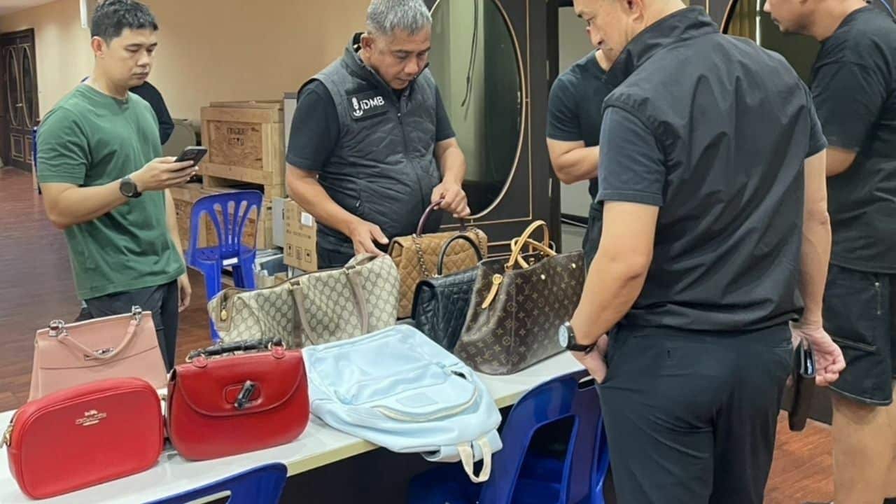 Police intervened thieves when they tried to sell stolen designer brand bags