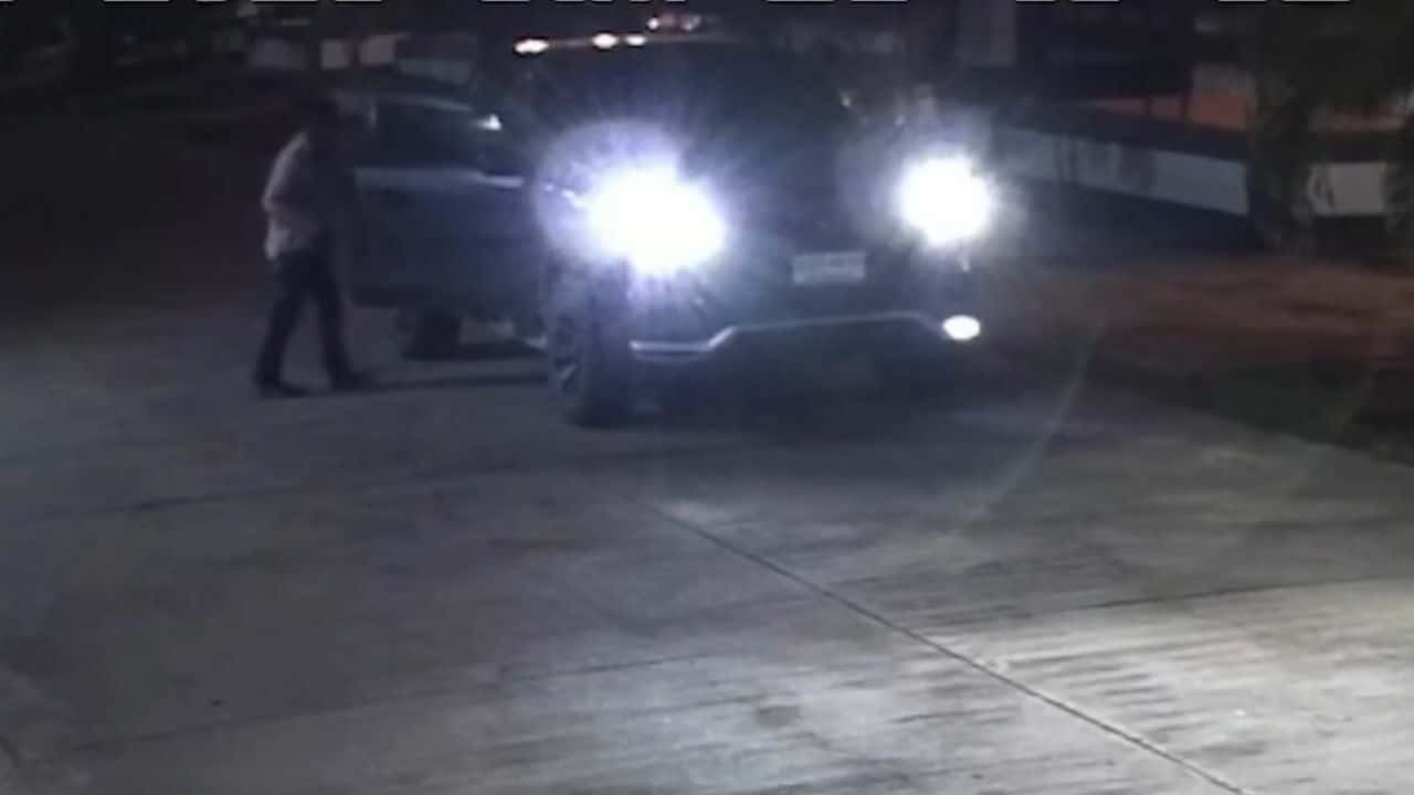 Thai woman steals pickup from man at Chaiyaphum resort