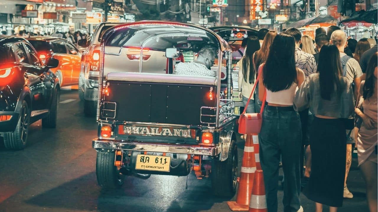 Tuk tuk and truck drivers summoned after shocking Yaowarat crash | News by Thaiger