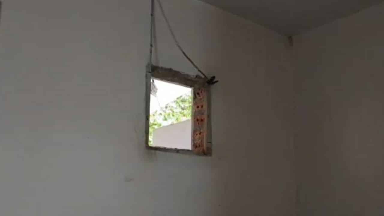 Thief sleeps in victim's house after theft