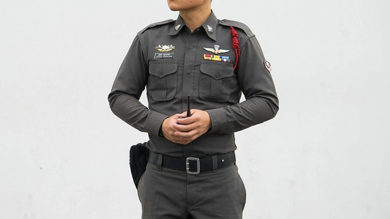 Thai police banned from carrying guns on BTS train