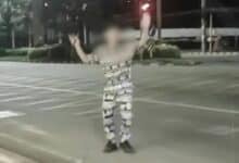 Wrong note: Thai man criticised for singing in middle of Pattaya road
