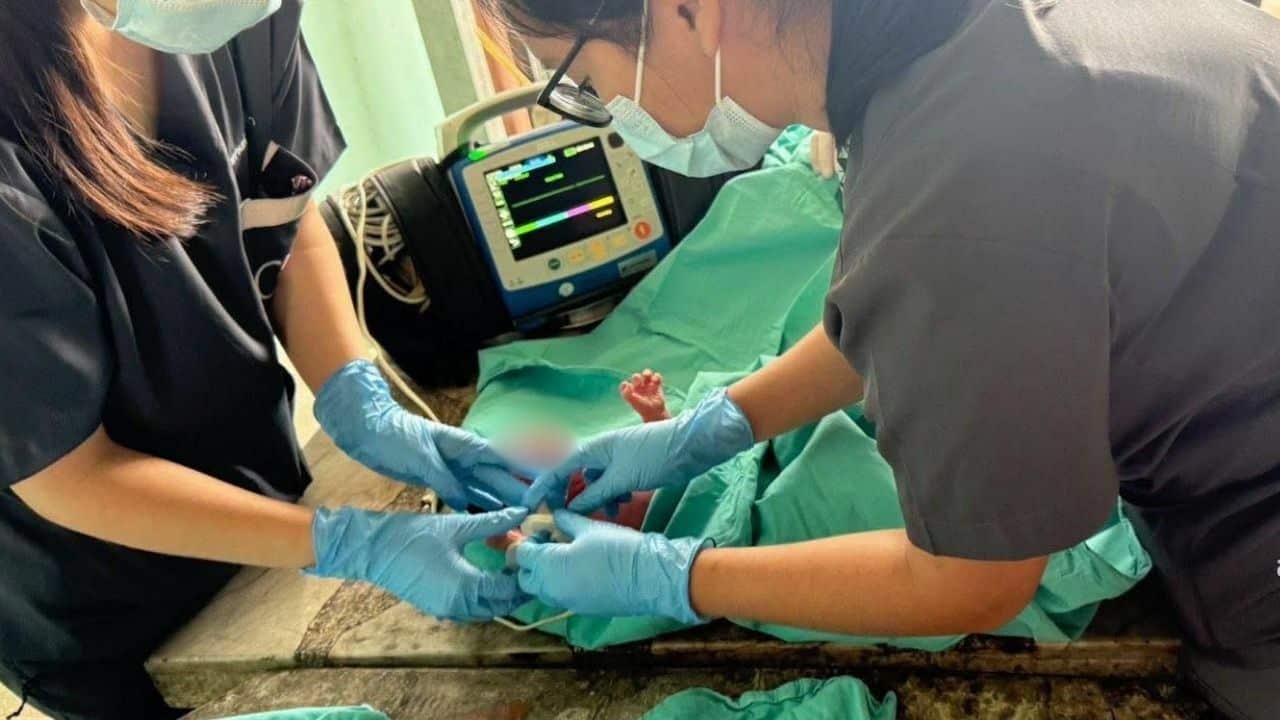 Thai mother abandoned baby in Samut Prakan