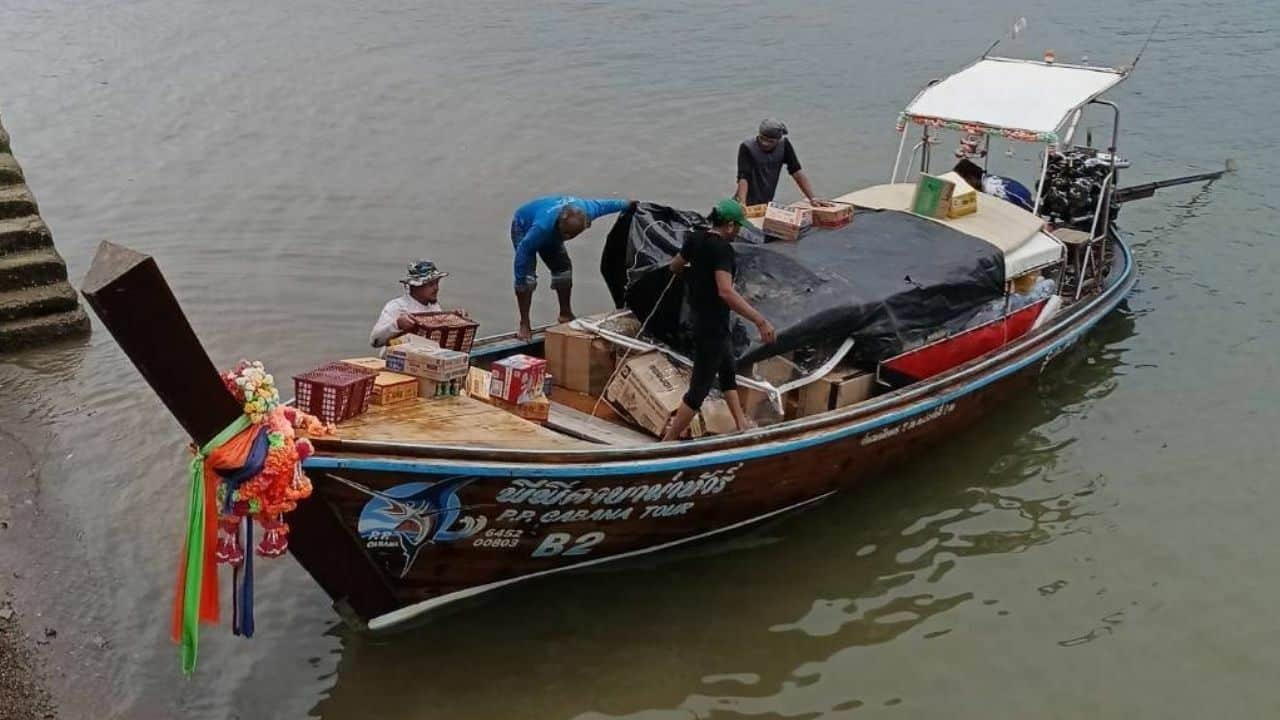 Thai boat driver survives