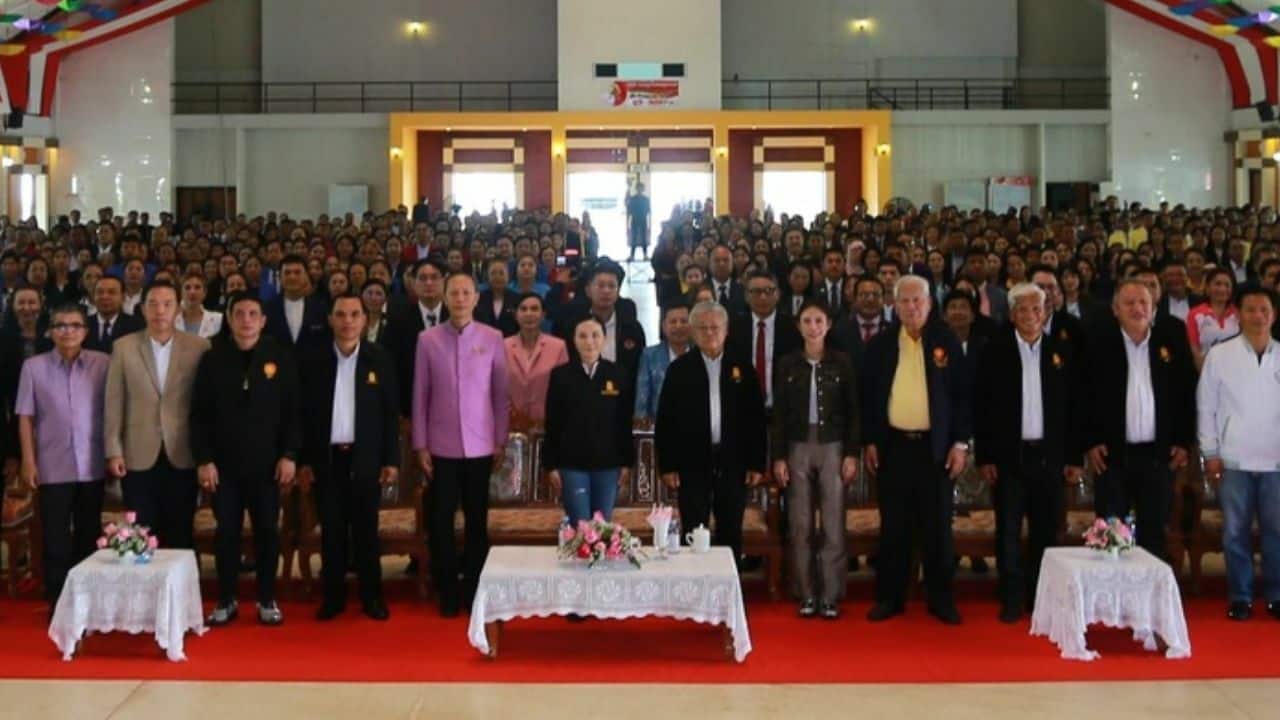Education Minister sparks drama for wearing jeans on duty