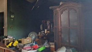 Thai woman and pet dog die in Bangkok house fire | Thaiger