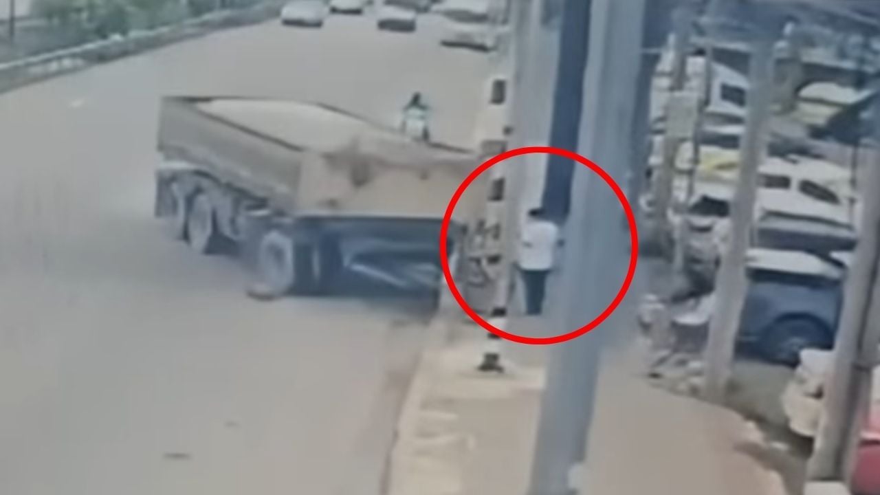 Trailer hits Thai man in Samut Prakan footpath