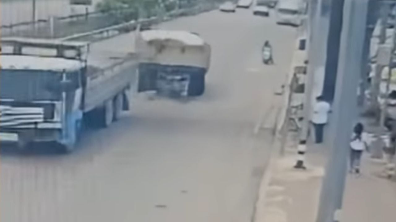 Thai pedestrian injured after runaway trailer smashes into footpath | Thaiger