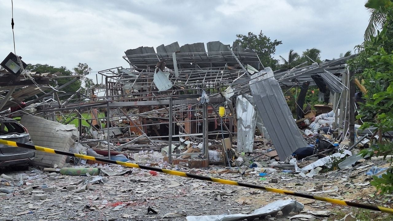 9 victims killed in Suphan Buri firecracker factory explosion | Thaiger