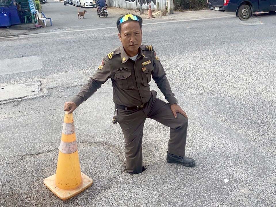 Sinkhole shocker: Road caves in on Jomtien road | News by Thaiger