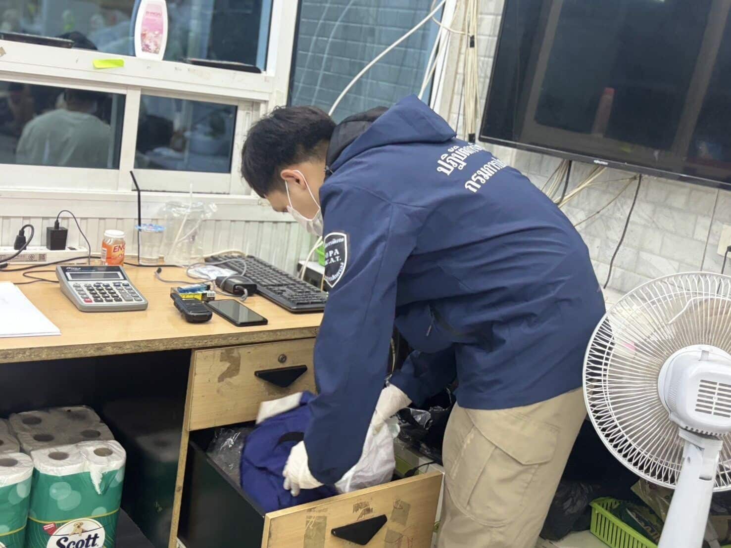 Gamblers flee in panic as Bangkok casino busted in dramatic raid | News by Thaiger