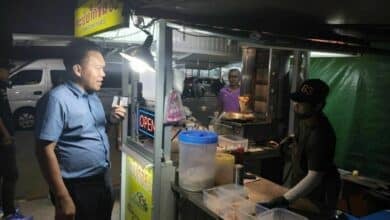 Foreign worker crackdown: 17 nabbed in Chon Buri street job sting