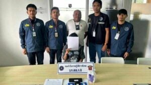Woman caught red-handed with 600 meth pills in Phang Nga