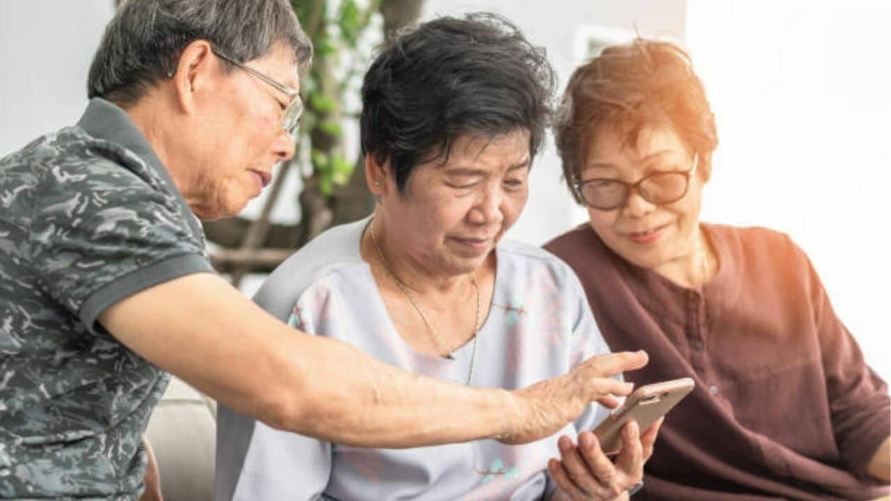 NHSO to hire 18,000 caregivers for dependent patients in Thailand