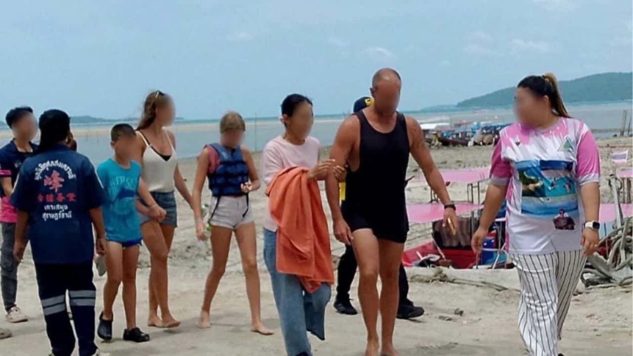 Spanish family rescued after boat capsizes off Koh Samui