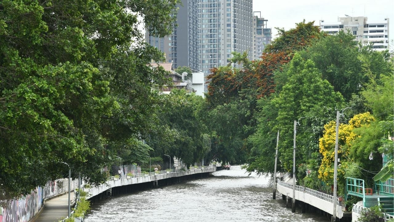 Bangkok unveils 47km canal walkway for safer commuting