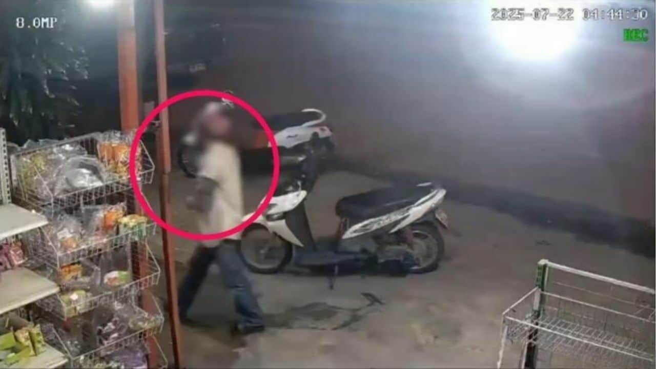 Bungling thief stabs himself in Rayong botched bike heist | Thaiger