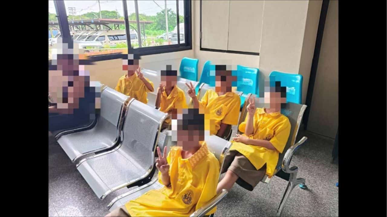 Sting operation gone wrong: Bees attack kids in Udon Thani class | Thaiger