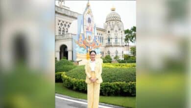 Phumtham backs Paetongtarn to beat court case and return as PM | Thaiger