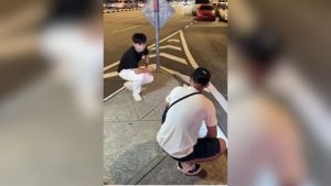 Scamera action: Snap-happy KL hustler fleeces Thai tourists (video) | Thaiger