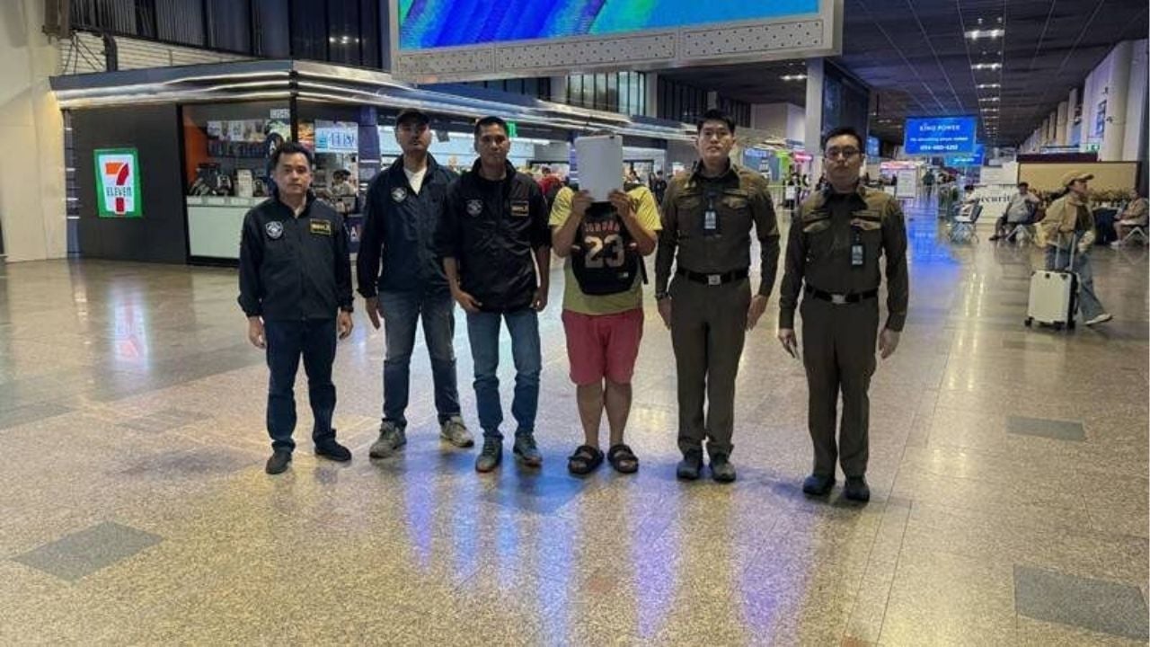 Chinese scammer busted at Don Mueang over app fraud | Thaiger