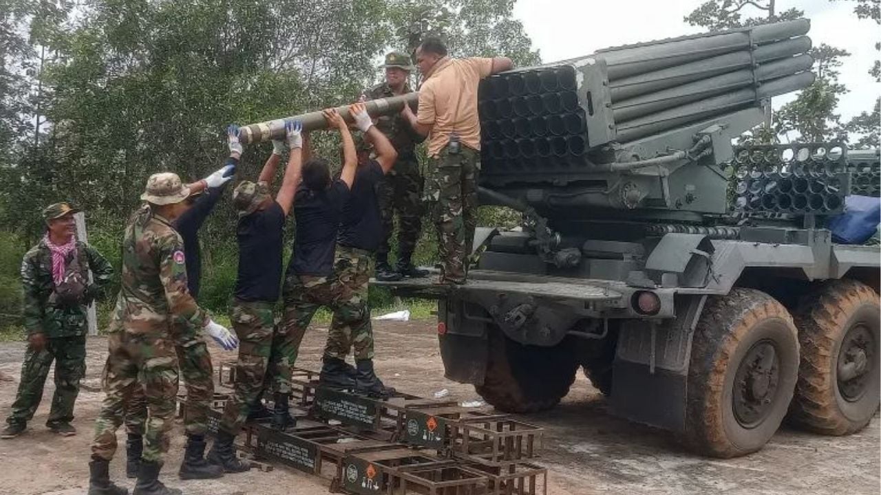 Thai-Cambodian clash kills 16, sparks mass evacuation | Thaiger